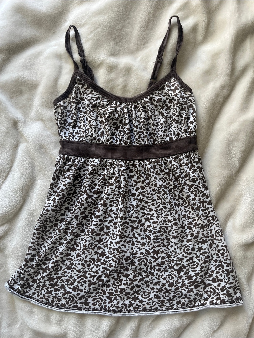 2004 Y2K Urban Behavior Brown and White Floral Camisole Chemise